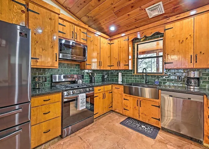2 Decks & Game Room: Expansive Family *