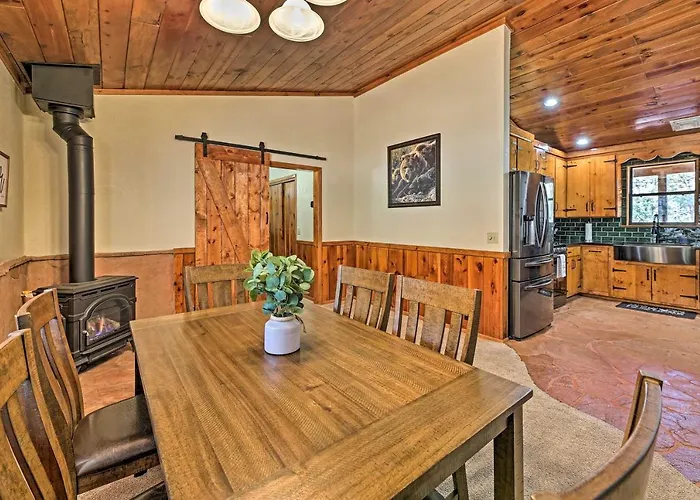 2 Decks & Game Room: Expansive Family
