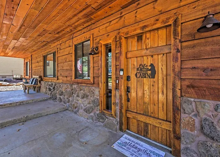 2 Decks & Game Room: Expansive Family