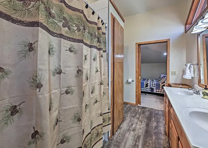 2 Decks & Game Room: Expansive Family Pinetop-Lakeside