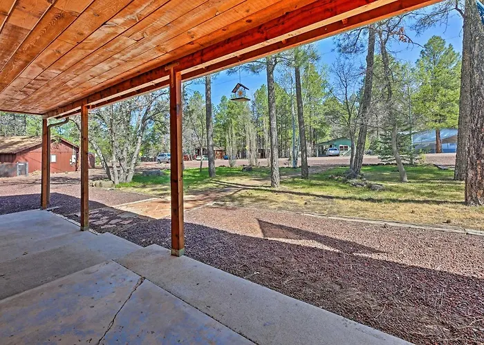 2 Decks & Game Room: Expansive Family